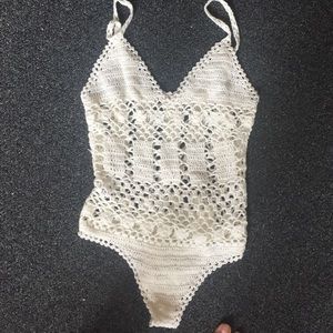 Cream/ white crochet body suit