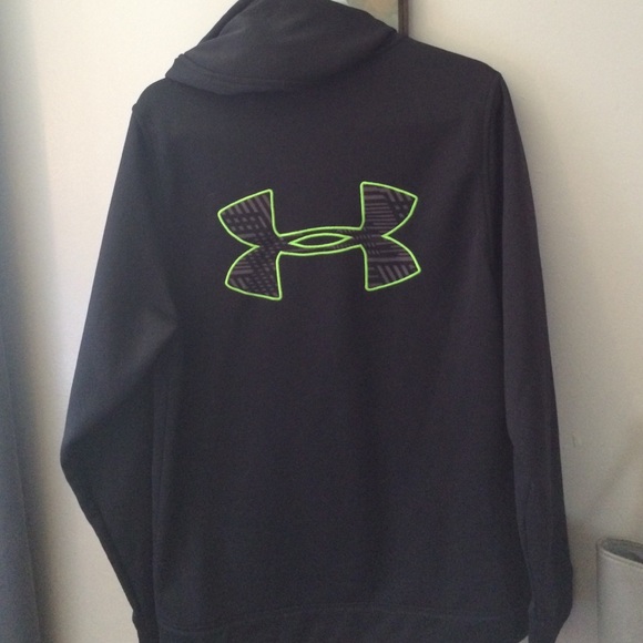 NWOT Under Armour zip-up hoodie.