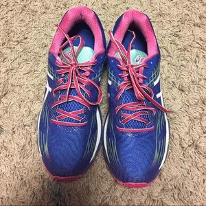 Asics Gel-Nimbus athletic shoes!