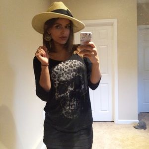 ❗️DONATING THURSDAY❗️DAYTRIP skull top