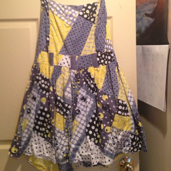 Gray and yellow strapless sundress - Picture 4 of 4