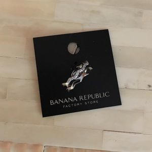 NWT Banana Republic ring