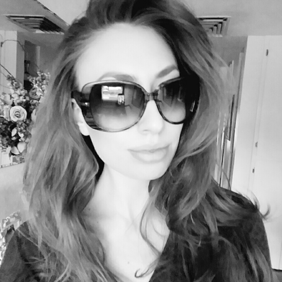 SOLD!!! Gucci Sunglasses - Picture 4 of 4