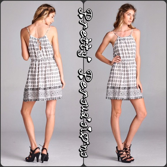 SOLD  🎉NWT Black & White Printed A-Line Dress - Picture 4 of 5