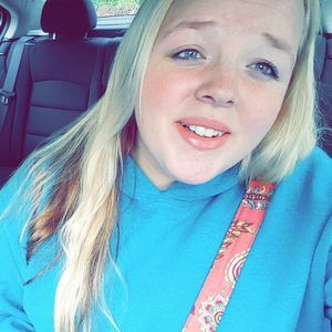 Meet your Posher, Kayla