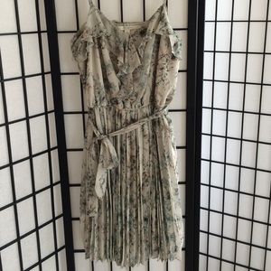 Lauren Conrad Cute Floral Dress w/Pleats