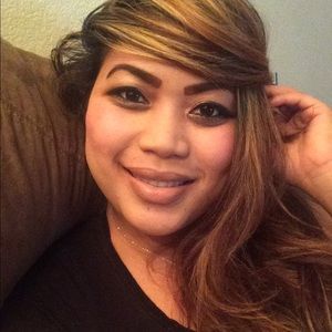 Meet your Posher, Valentia