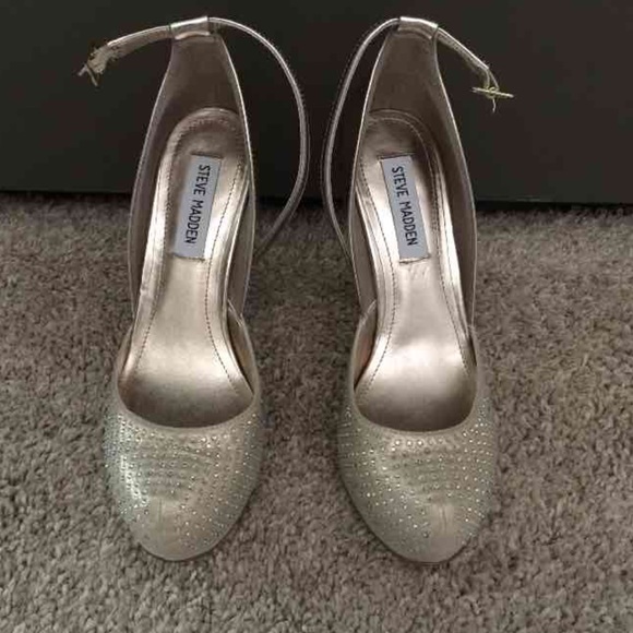 Steve Madden brand new heels 👑 final price!! - Picture 2 of 3