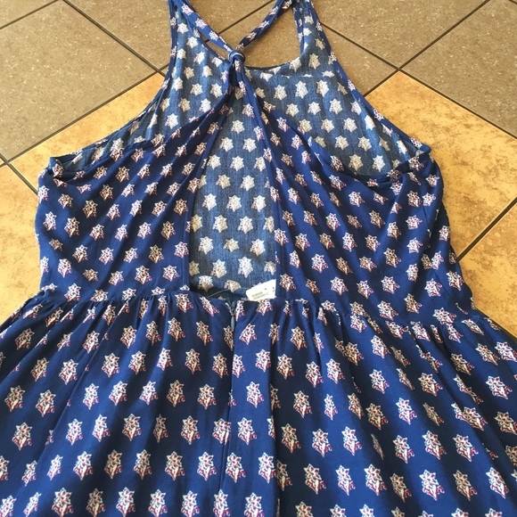 Size Medium Summer Back Out Dress - Picture 2 of 4