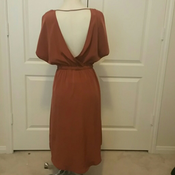 Comfortable classy spring dress - Picture 2 of 2
