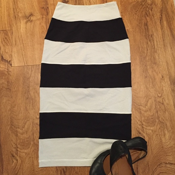 Lul lemon striped pencil skirt