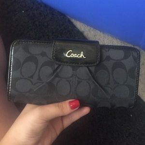 Black coach wallet good condition barely used