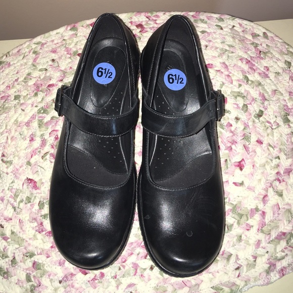 Ecco Mary Janes size 6.5 BLACK
