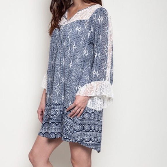 Boutique Dresses & Skirts - Lace detail shift dress