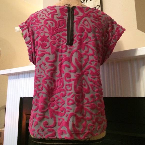 Unique Grey and Pink Top - Picture 3 of 4