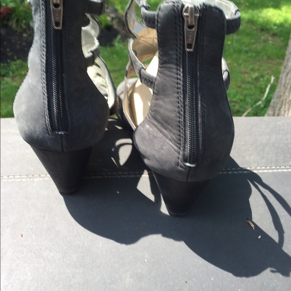 Sandals - Picture 3 of 4