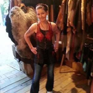 Meet your Posher, Ora