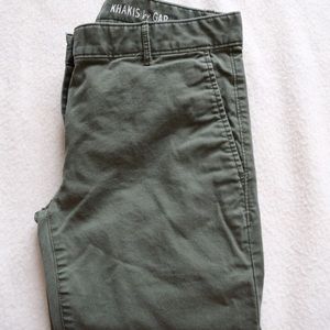 Khakis by GAP Army Green • 00