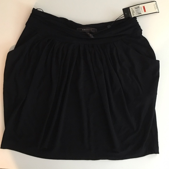 ☀️NWT - pleated short black BCBG skirt w/ pockets