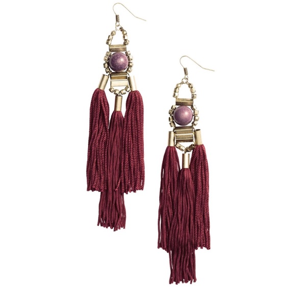 Jewelry - 🎉HP🎉 burgundy tassel earrings
