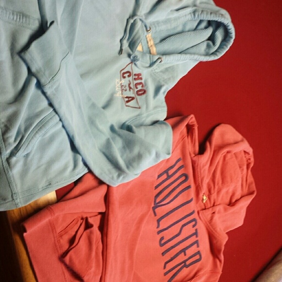 2 Hollister sweatshirts