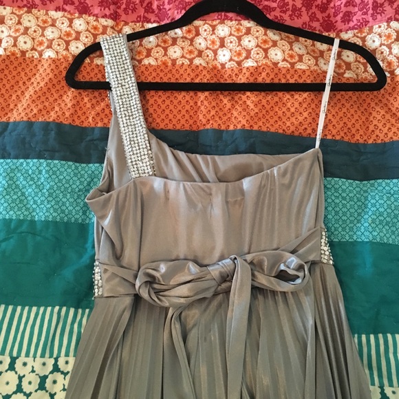 One should Prom dress - Picture 3 of 3