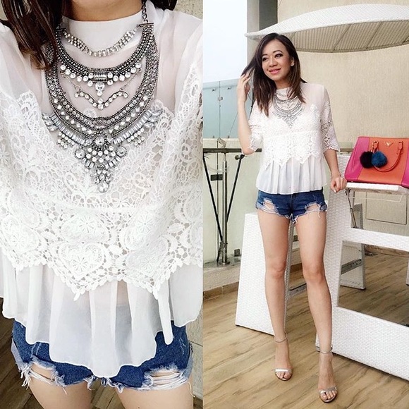 💙Belle white lace chiffon top💙