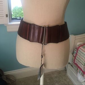NWT mahogany leather stretch belt