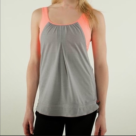 💪🏽Gray and salmon colored LuLuLemon tank