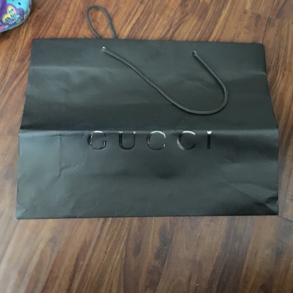 GUcci shopping bag