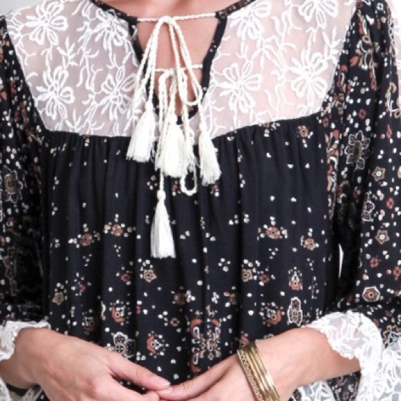 Lacy peasant dress - Picture 2 of 4