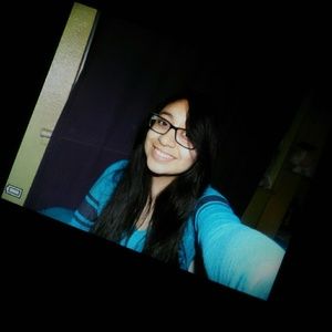 Meet your Posher, Abigail