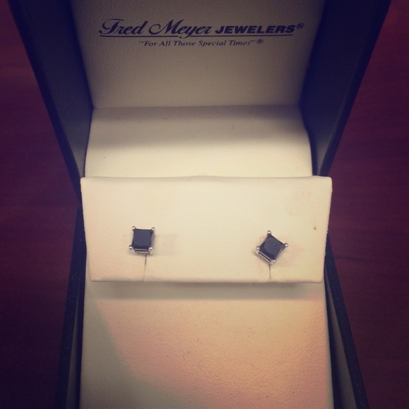 GORGEOUS Fred Meyer Black Diamond Earrings