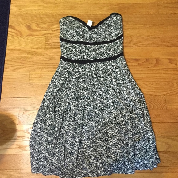 Strapless dress