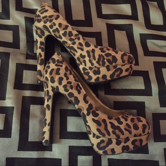 Leopard print heels - Picture 2 of 4