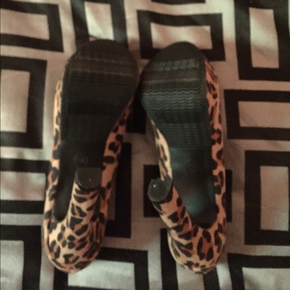 Leopard print heels - Picture 3 of 4
