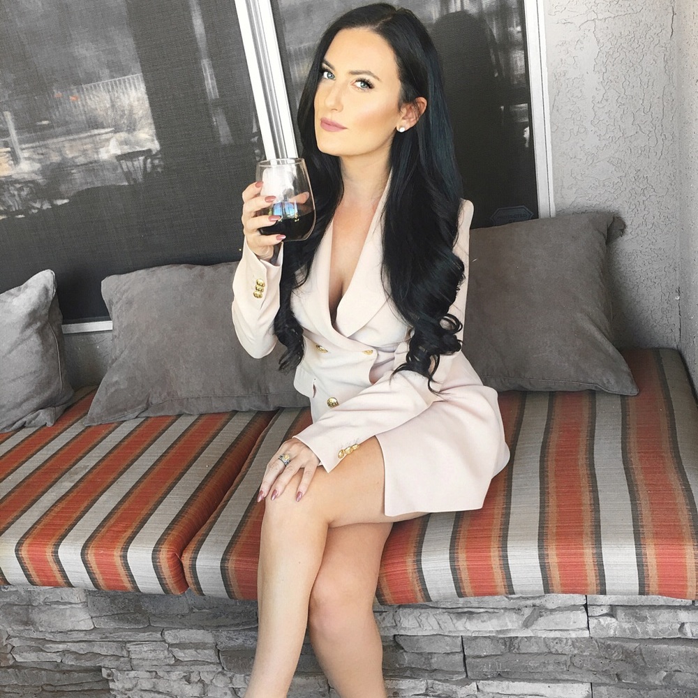 Meet your Posher, Monica