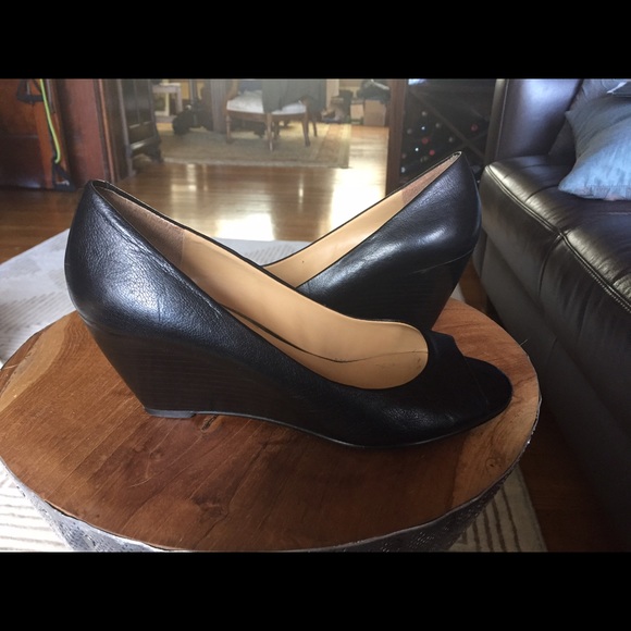 Ninewest black peep toe wedges