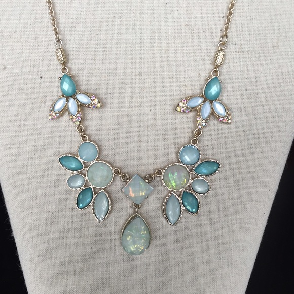 Statement Necklace - Picture 1 of 2