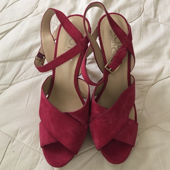 💕Beautiful Michael Kors cork heel sandals💕