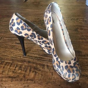 Leopard platform heels