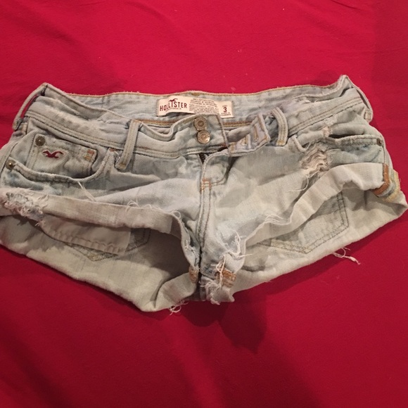 Shorts - Picture 2 of 3