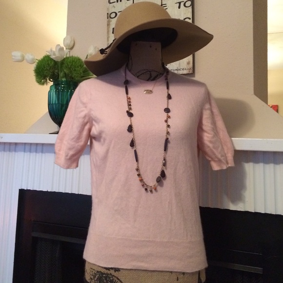 Beautiful Vintage Short-Sleeved Cashmere Sweater! - Picture 1 of 8