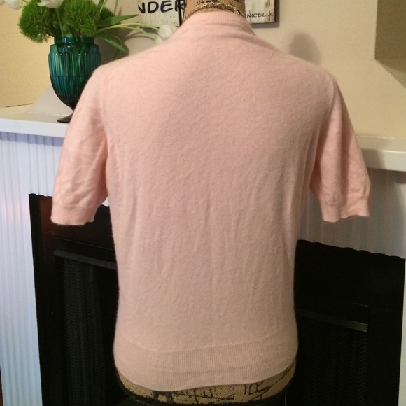 Beautiful Vintage Short-Sleeved Cashmere Sweater! - Picture 3 of 8