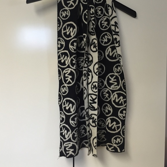 Authentic MK Michael Kors Scarf