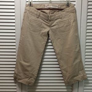 Hollister khaki capris. size 0.