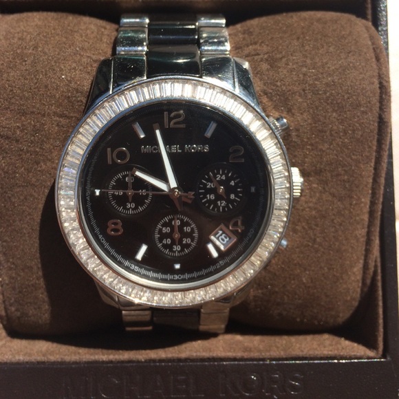 Michael Kors Watch - Picture 2 of 2