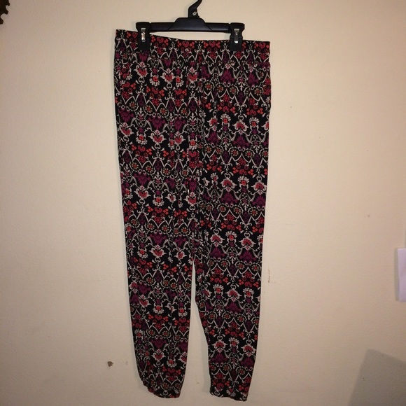Flowy/baggy tie string pants