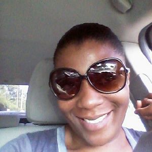 Meet your Posher, Domonique