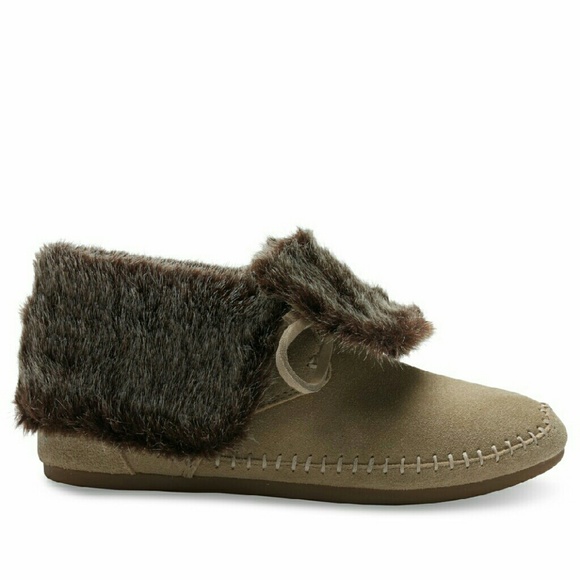 TOMS Zahara Suede Convertible Moccasin Bootie - Picture 4 of 4